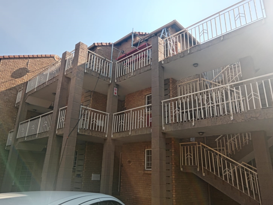 To Let 2 Bedroom Property for Rent in Die Hoewes Gauteng