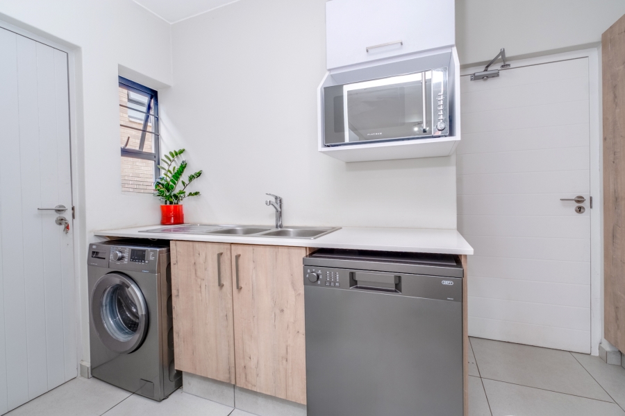 3 Bedroom Property for Sale in Broadacres Gauteng