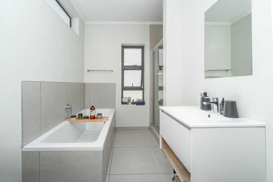 3 Bedroom Property for Sale in Broadacres Gauteng
