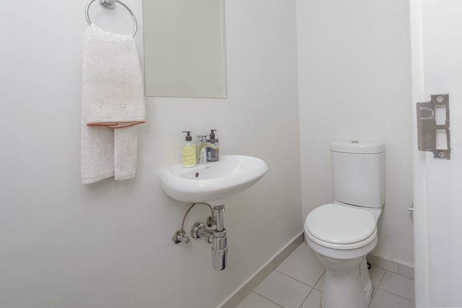 3 Bedroom Property for Sale in Broadacres Gauteng