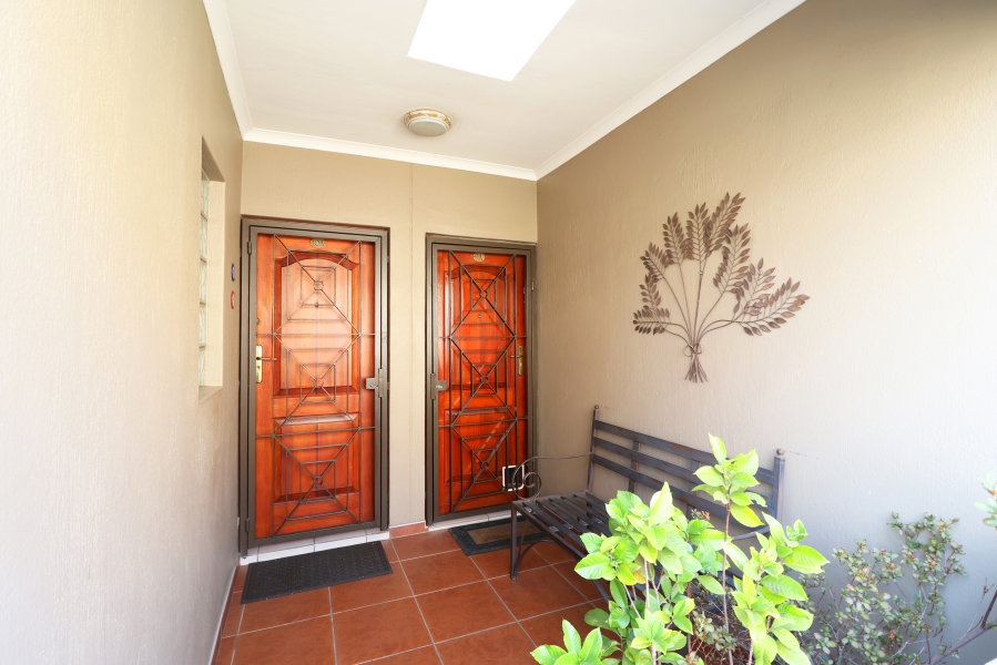3 Bedroom Property for Sale in Waverley Gauteng