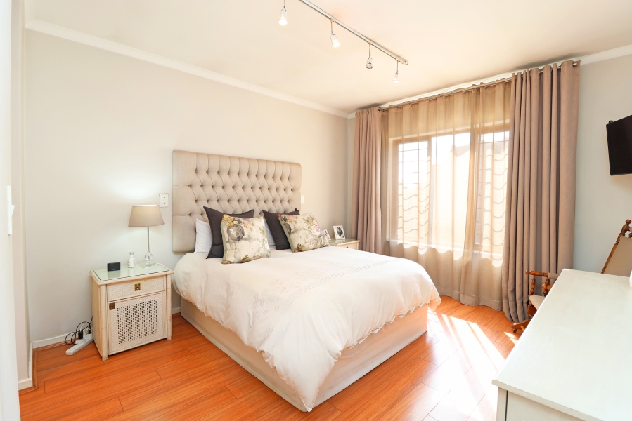 3 Bedroom Property for Sale in Waverley Gauteng