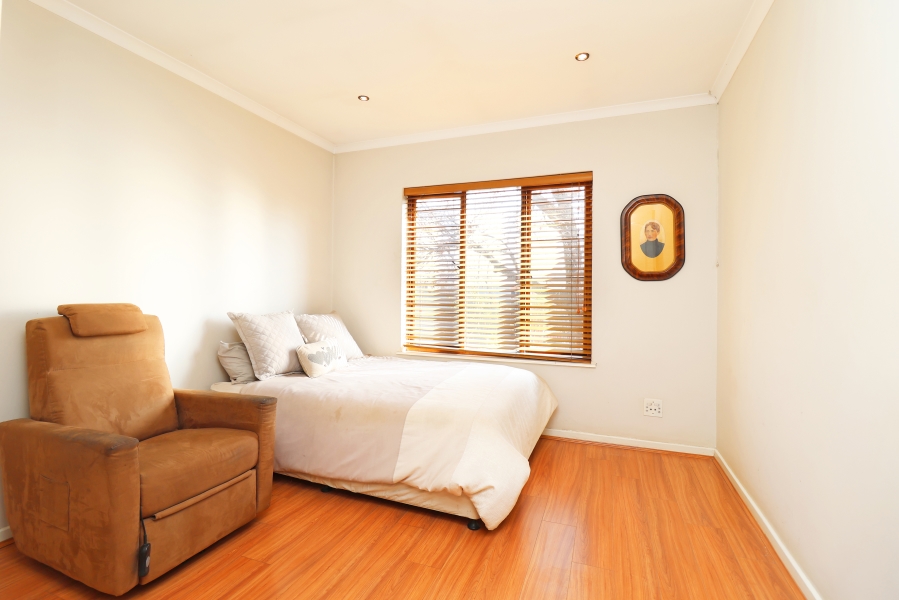 3 Bedroom Property for Sale in Waverley Gauteng