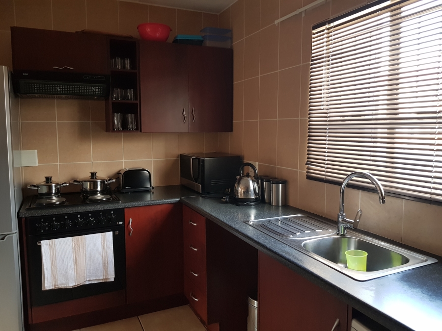 To Let 2 Bedroom Property for Rent in Ormonde View Gauteng