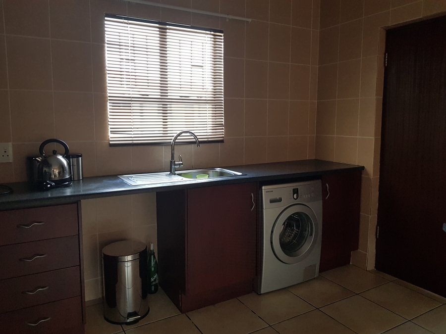 To Let 2 Bedroom Property for Rent in Ormonde View Gauteng