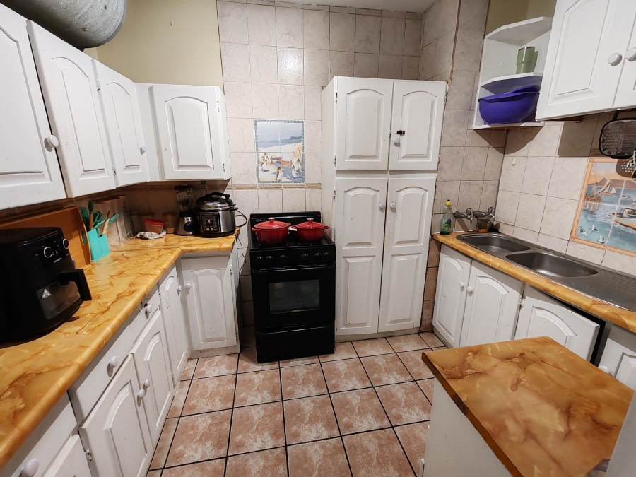 2 Bedroom Property for Sale in Gezina Gauteng