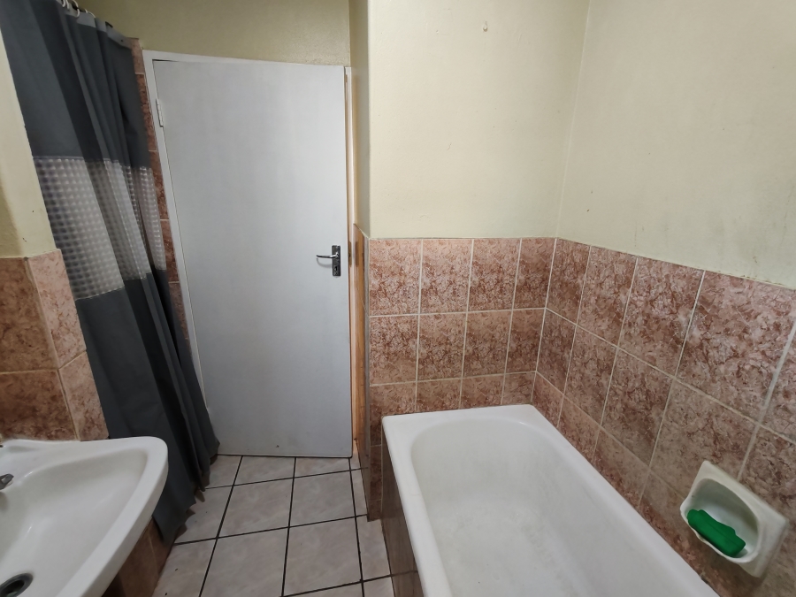 2 Bedroom Property for Sale in Gezina Gauteng