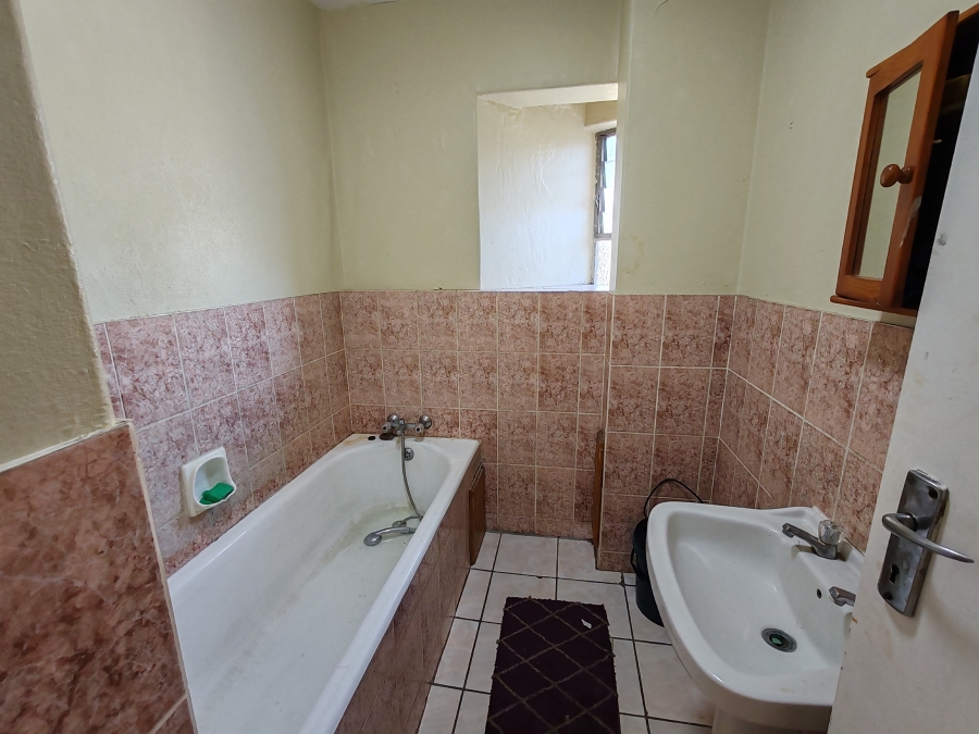 2 Bedroom Property for Sale in Gezina Gauteng
