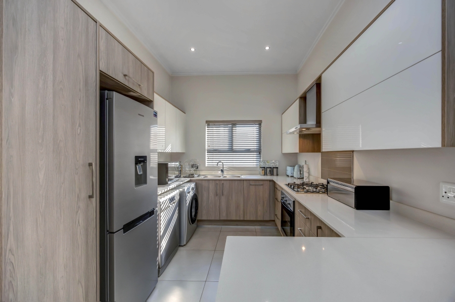 2 Bedroom Property for Sale in Broadacres Gauteng