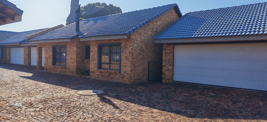 3 Bedroom Property for Sale in Brackenhurst Gauteng