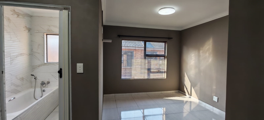 3 Bedroom Property for Sale in Brackenhurst Gauteng