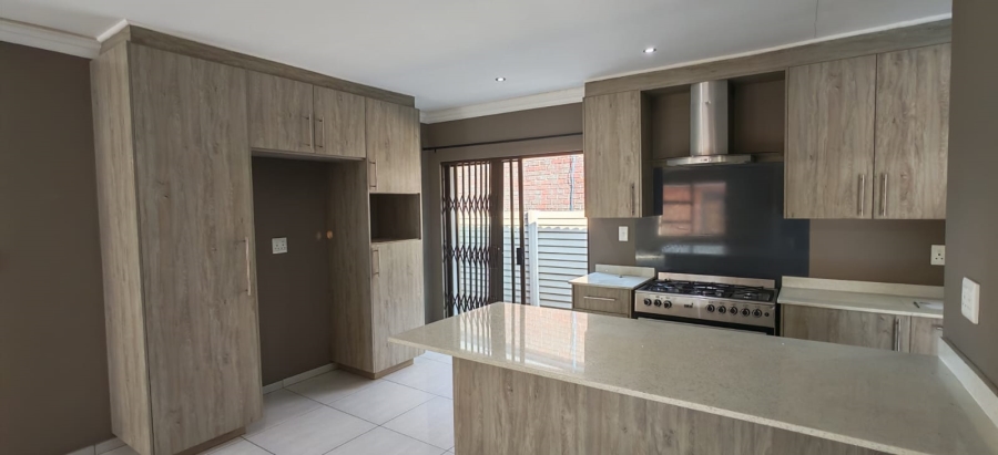 3 Bedroom Property for Sale in Brackenhurst Gauteng