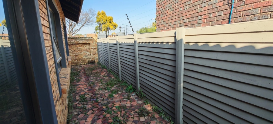3 Bedroom Property for Sale in Brackenhurst Gauteng