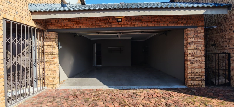 3 Bedroom Property for Sale in Brackenhurst Gauteng