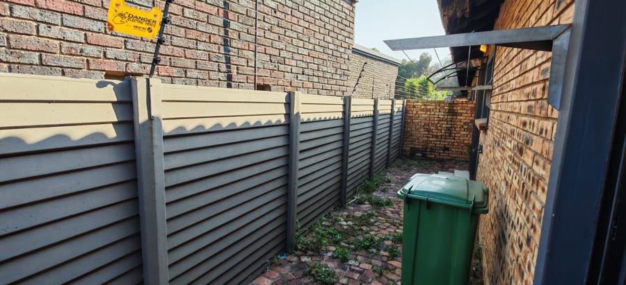 3 Bedroom Property for Sale in Brackenhurst Gauteng