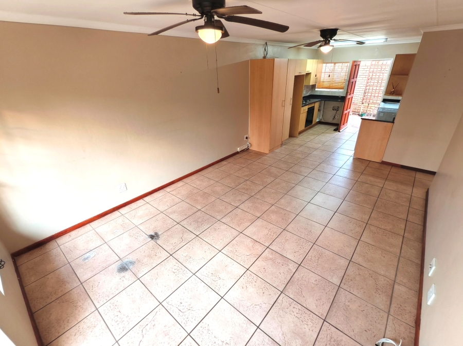 2 Bedroom Property for Sale in The Reeds Gauteng