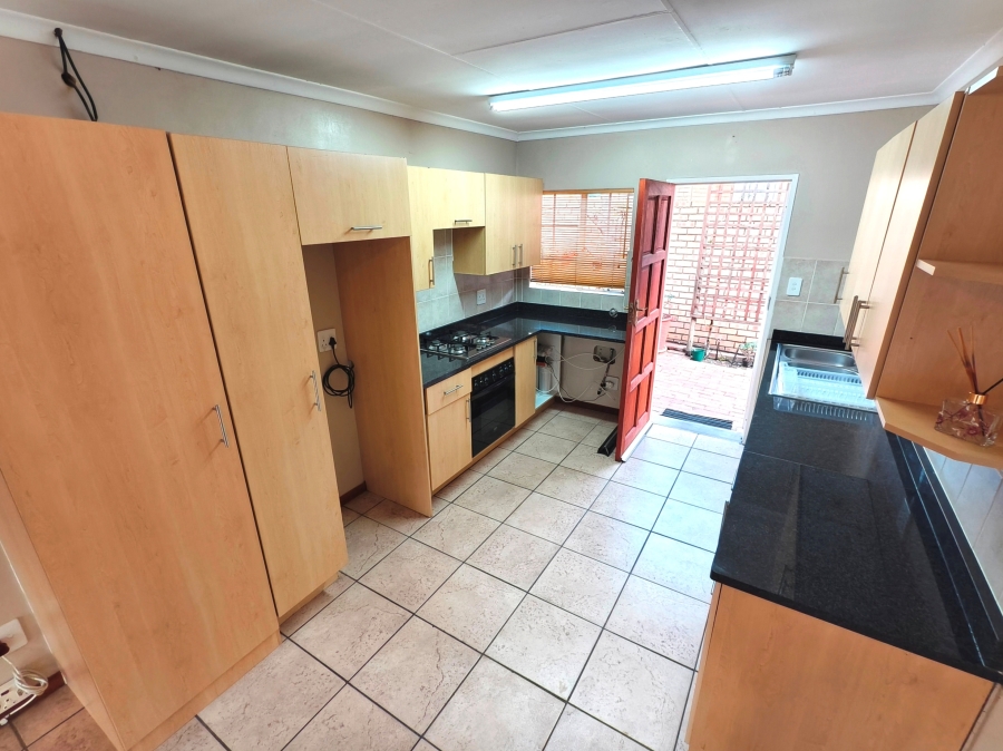 2 Bedroom Property for Sale in The Reeds Gauteng