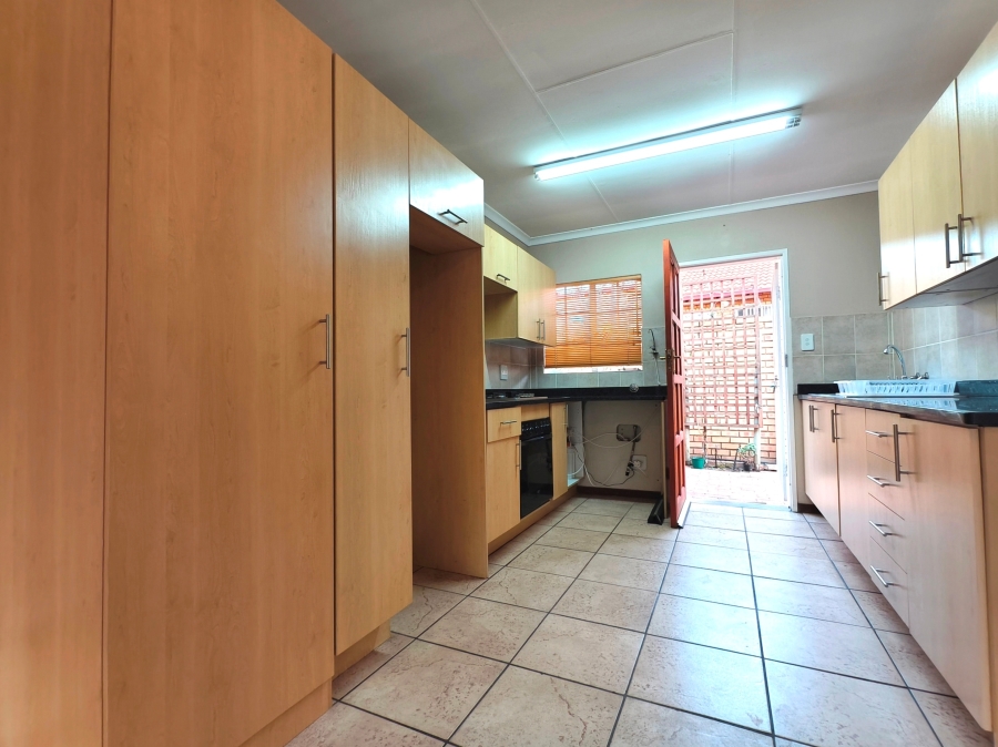 2 Bedroom Property for Sale in The Reeds Gauteng