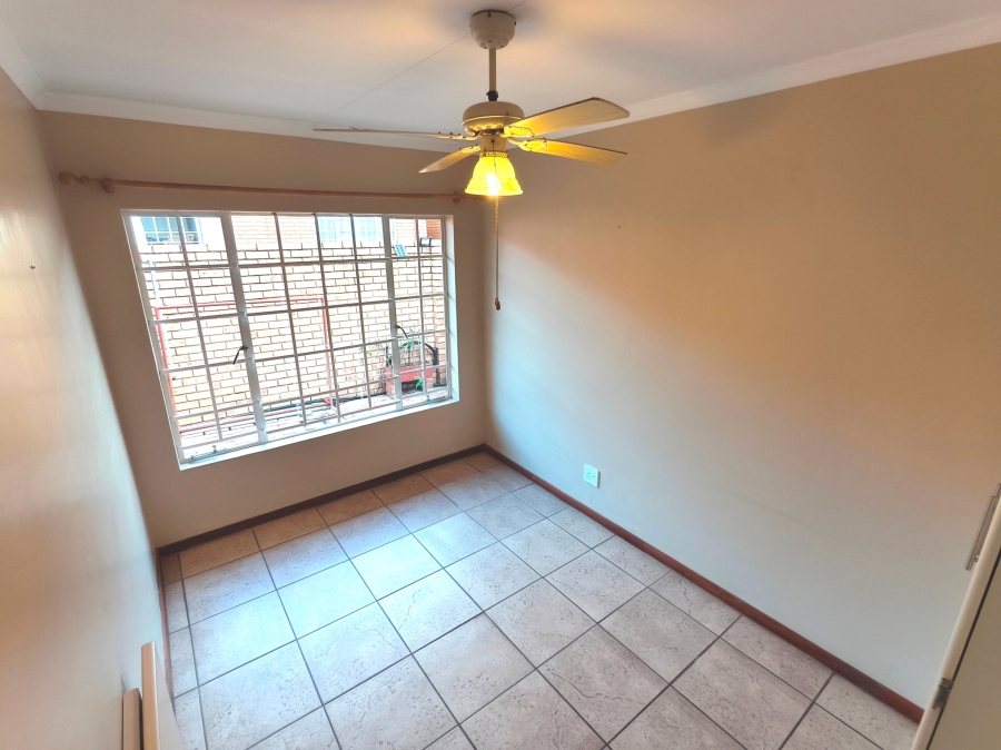 2 Bedroom Property for Sale in The Reeds Gauteng