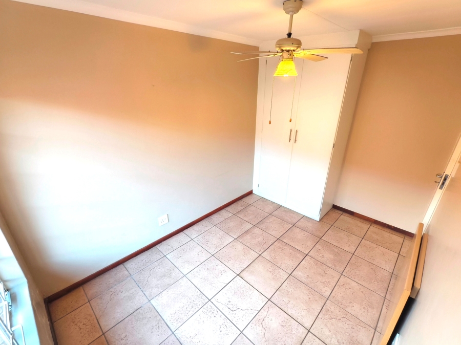 2 Bedroom Property for Sale in The Reeds Gauteng