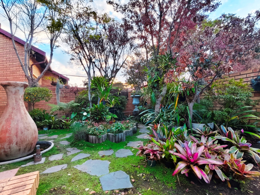2 Bedroom Property for Sale in The Reeds Gauteng