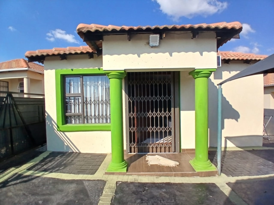 5 Bedroom Property for Sale in Mamelodi East Gauteng