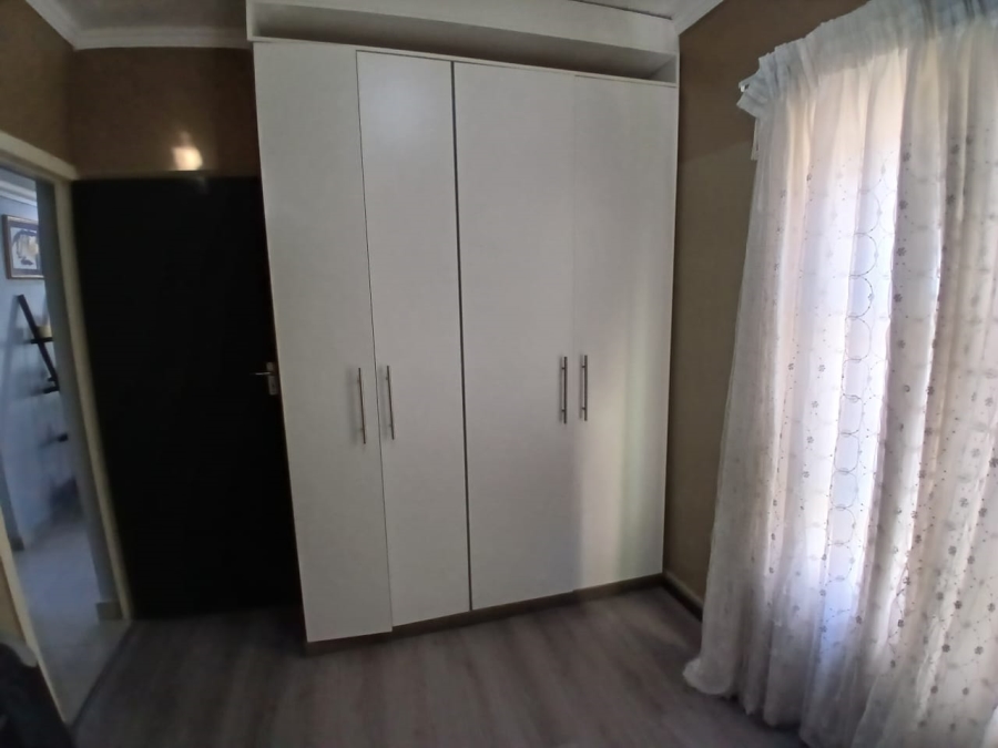 5 Bedroom Property for Sale in Mamelodi East Gauteng