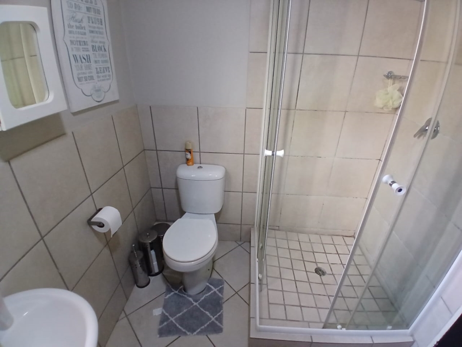 5 Bedroom Property for Sale in Mamelodi East Gauteng