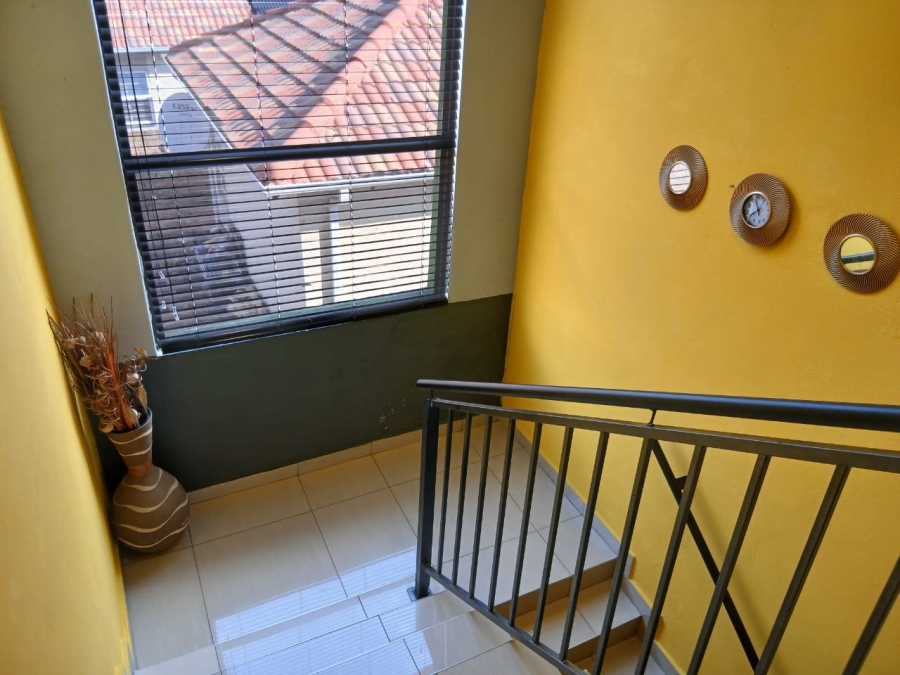 5 Bedroom Property for Sale in Mamelodi East Gauteng