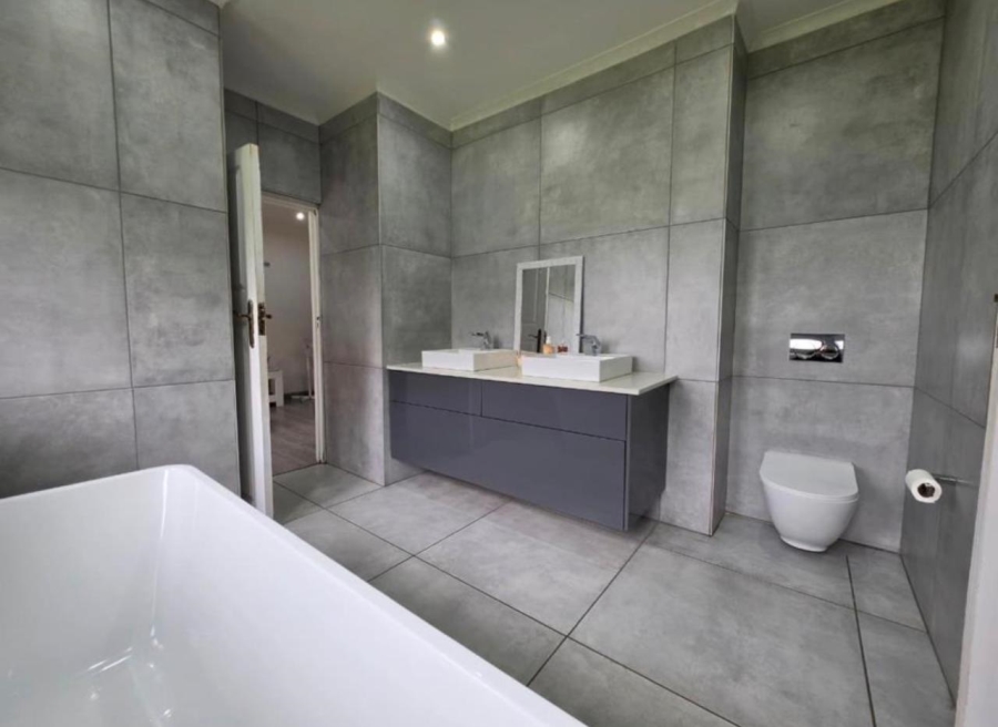 4 Bedroom Property for Sale in Hartzenbergfontein Gauteng