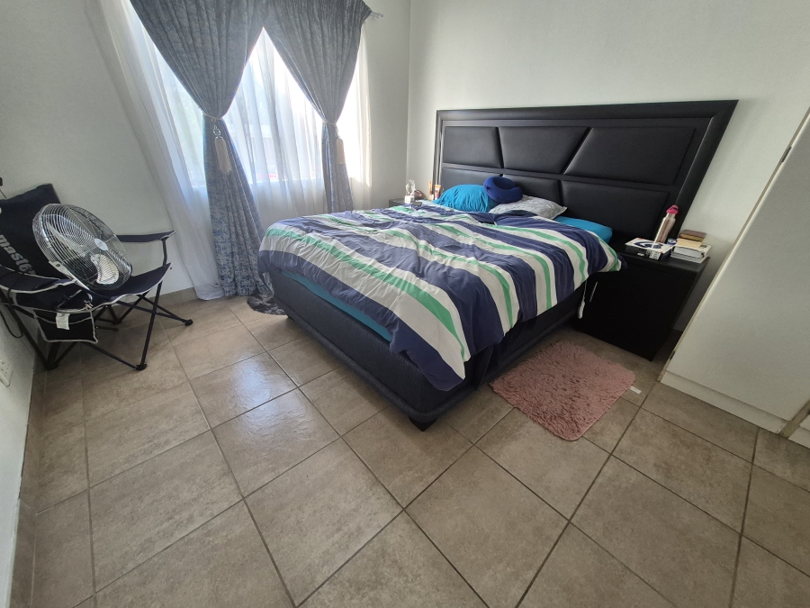 To Let 2 Bedroom Property for Rent in Country View Gauteng