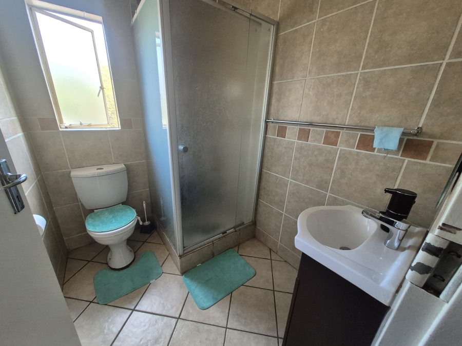 To Let 2 Bedroom Property for Rent in Country View Gauteng