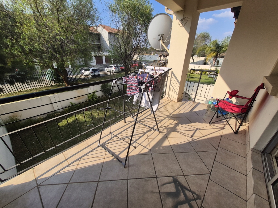 To Let 2 Bedroom Property for Rent in Country View Gauteng