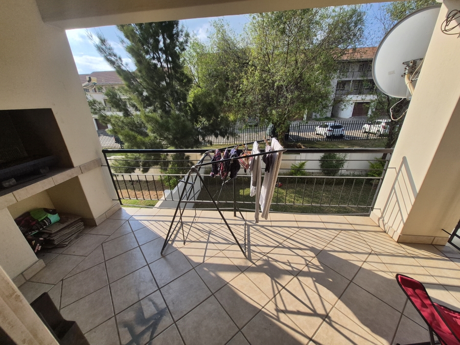 To Let 2 Bedroom Property for Rent in Country View Gauteng