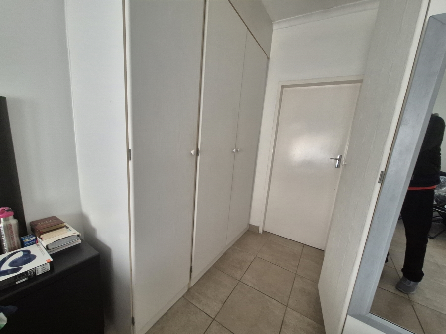 To Let 2 Bedroom Property for Rent in Country View Gauteng
