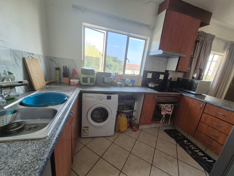 To Let 2 Bedroom Property for Rent in Country View Gauteng