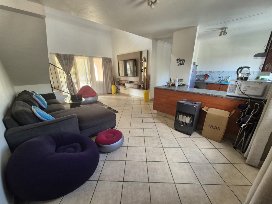 To Let 2 Bedroom Property for Rent in Country View Gauteng