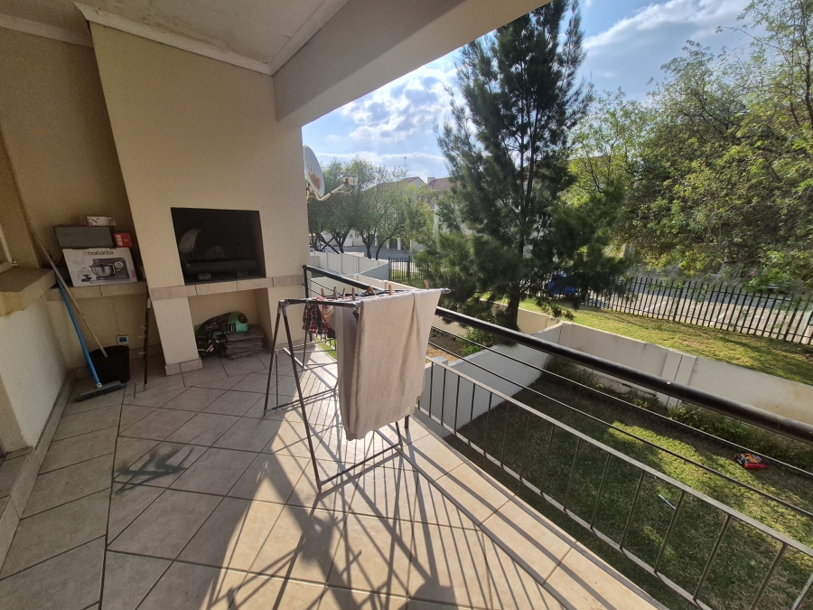 To Let 2 Bedroom Property for Rent in Country View Gauteng
