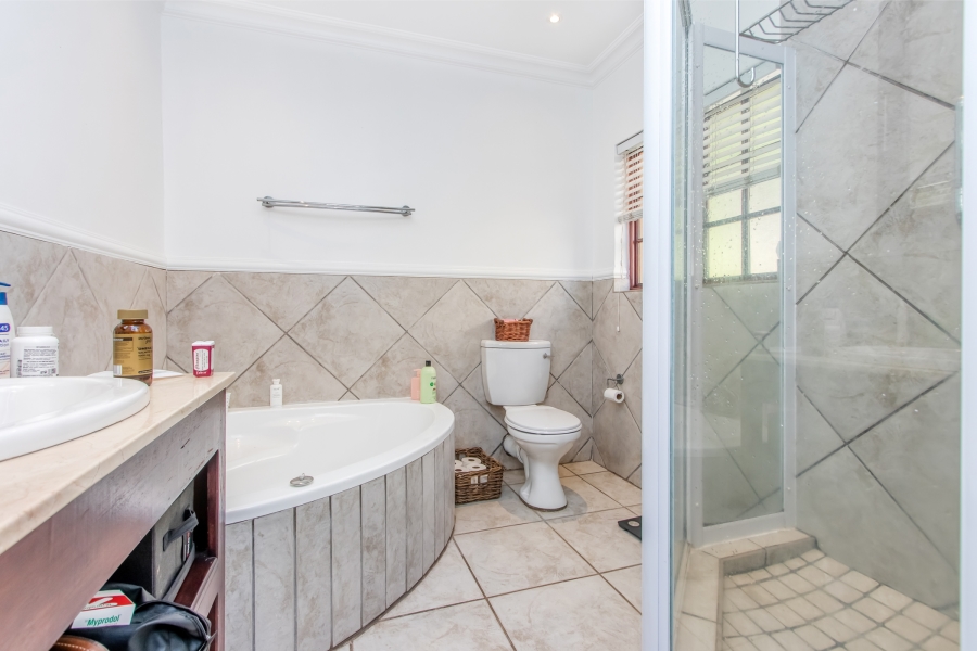 To Let 3 Bedroom Property for Rent in Beverley Gauteng