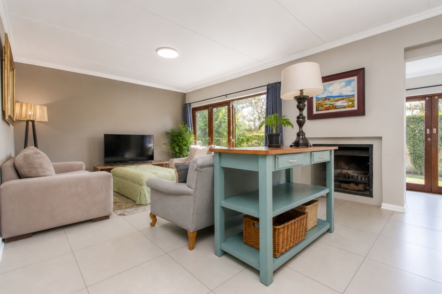 To Let 3 Bedroom Property for Rent in Beverley Gauteng