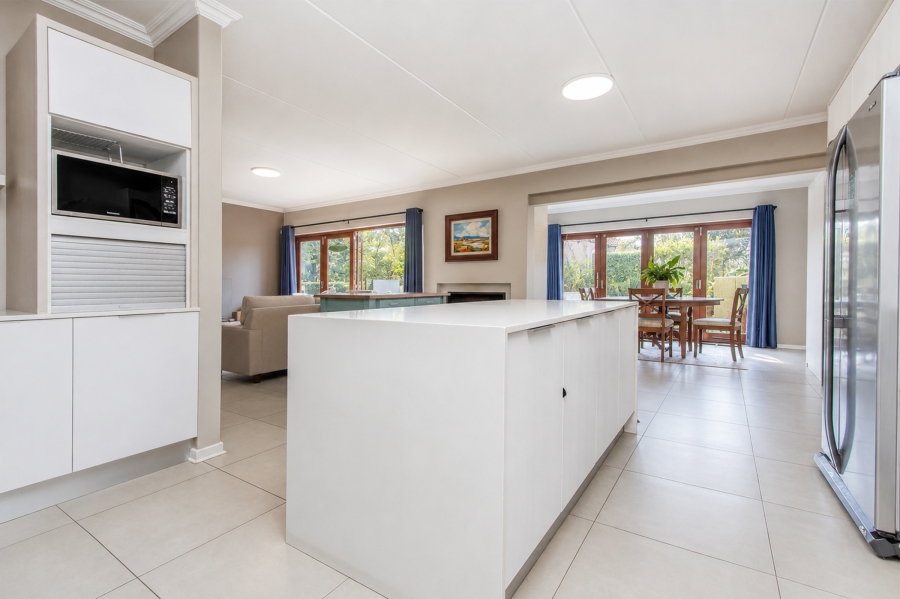 To Let 3 Bedroom Property for Rent in Beverley Gauteng