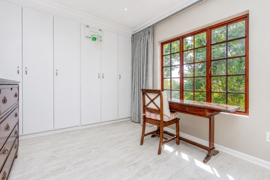 To Let 3 Bedroom Property for Rent in Beverley Gauteng