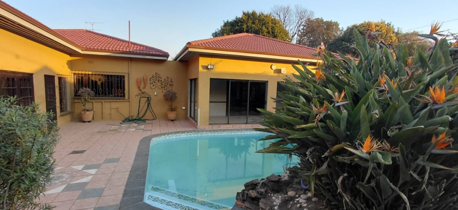 6 Bedroom Property for Sale in Northmead Gauteng