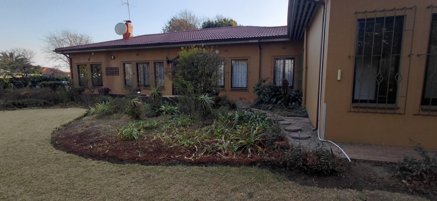 6 Bedroom Property for Sale in Northmead Gauteng