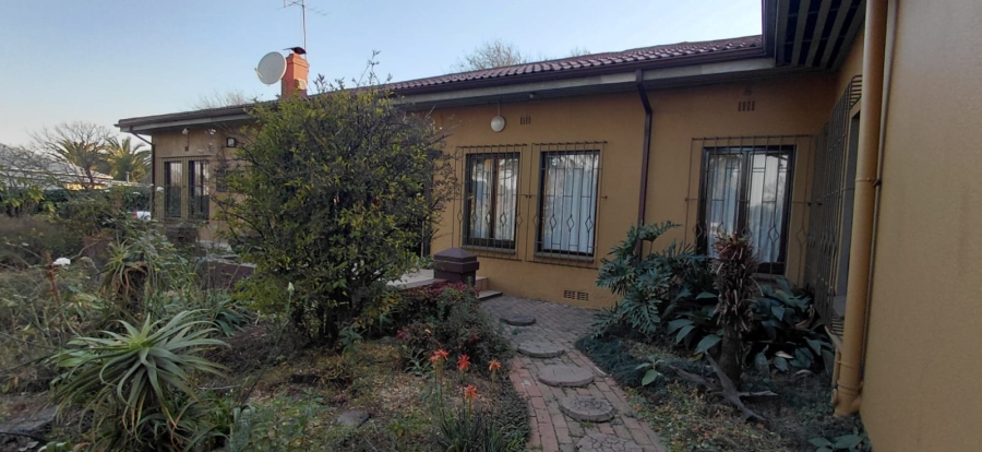 6 Bedroom Property for Sale in Northmead Gauteng
