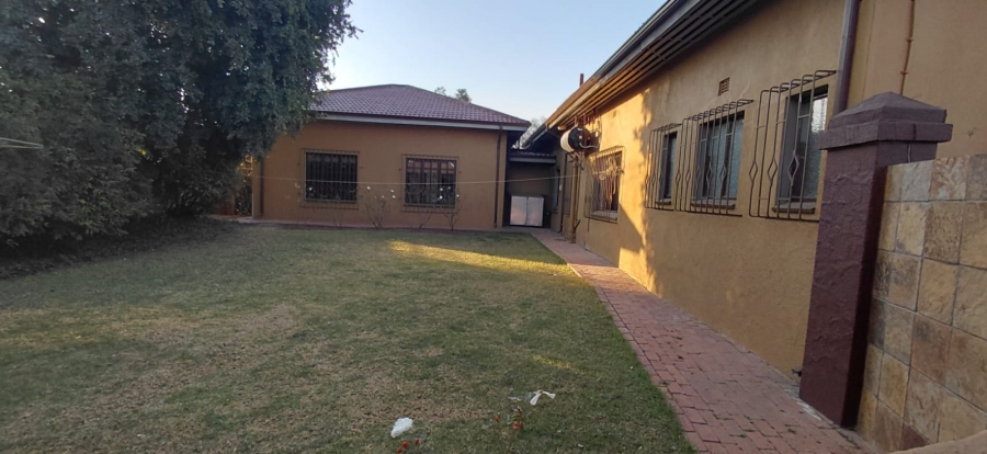 6 Bedroom Property for Sale in Northmead Gauteng