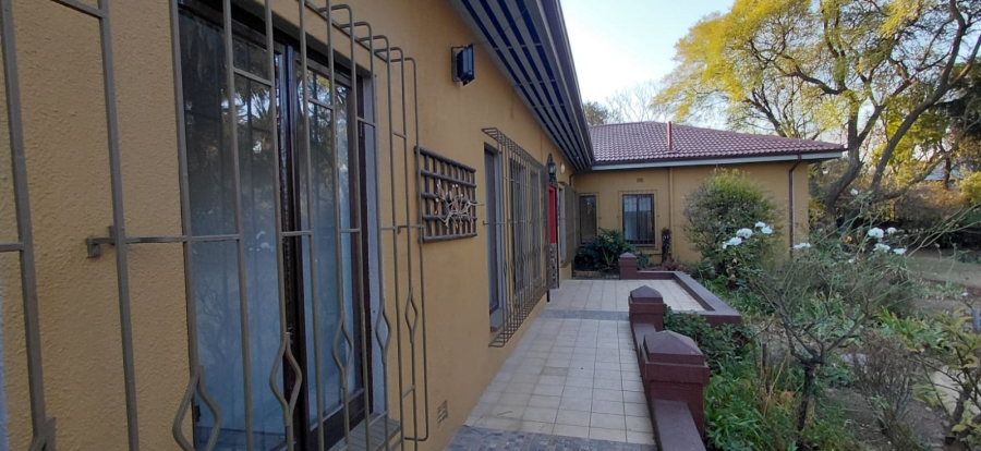 6 Bedroom Property for Sale in Northmead Gauteng