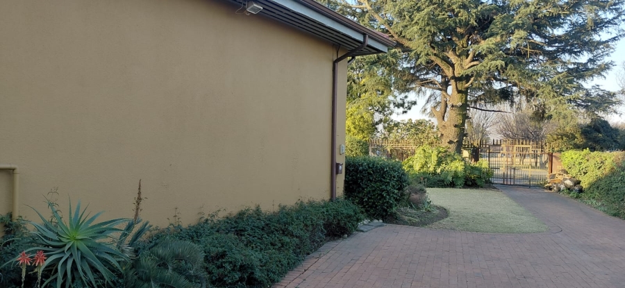 6 Bedroom Property for Sale in Northmead Gauteng