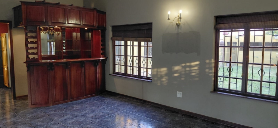 6 Bedroom Property for Sale in Northmead Gauteng