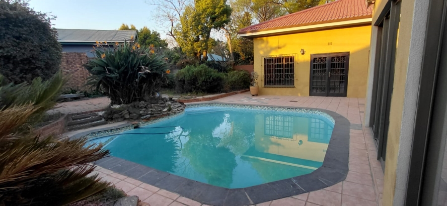 6 Bedroom Property for Sale in Northmead Gauteng